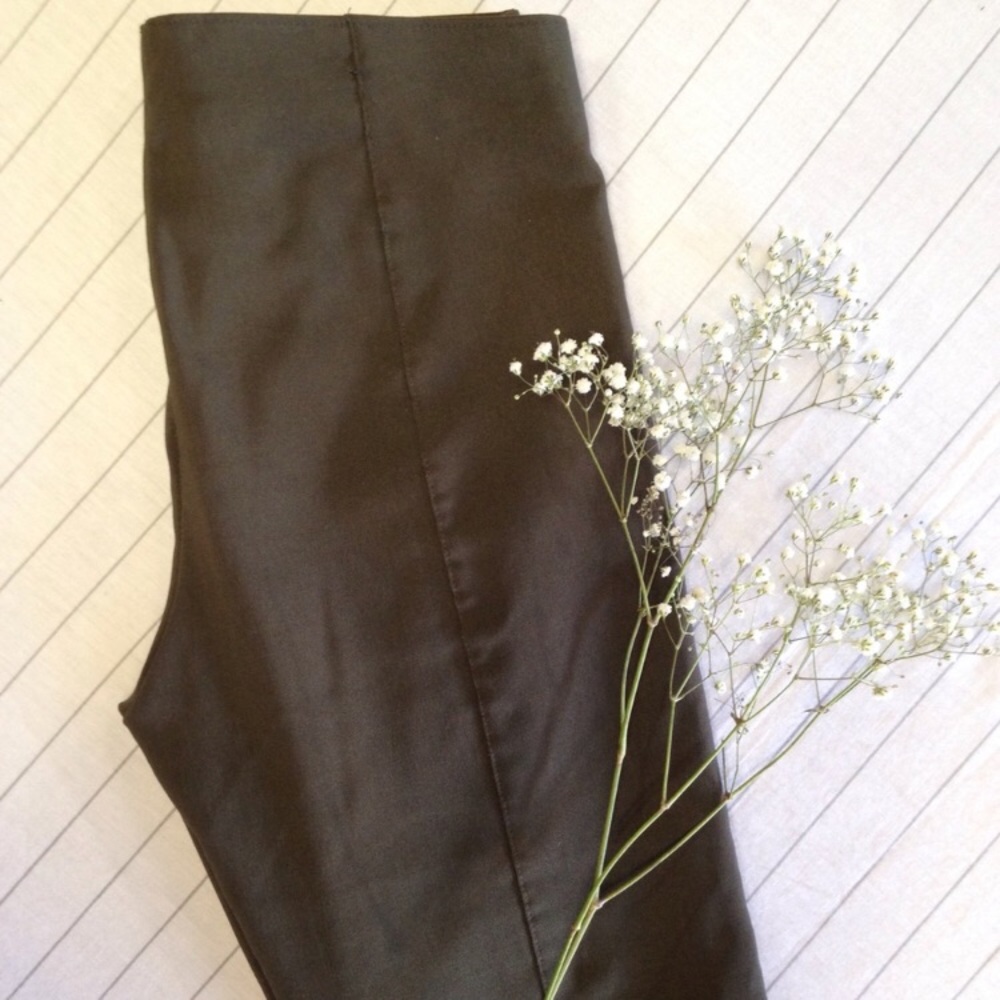 H&M brownish green stretch pant - Picture 7 of 7
